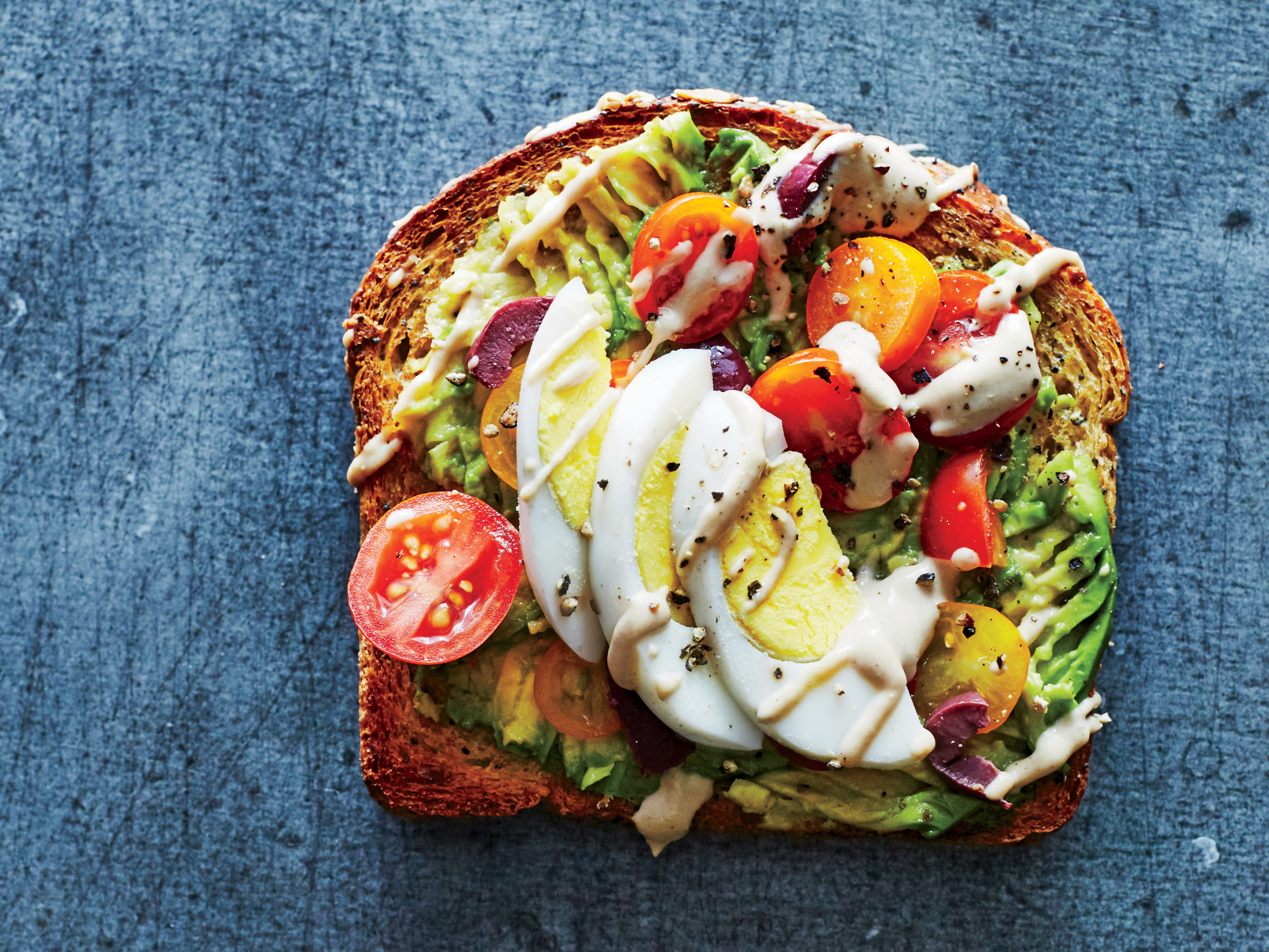 Avocado tahini toast for your hurry morning. Prepare breakfast in less than 10 minutes. Get 10 more quick breakfast recipes ideas for hurry morning.  