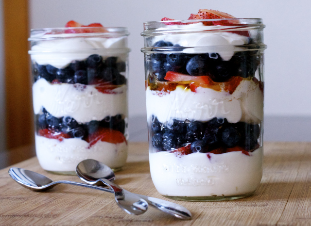 Double berry breakfast parfaits for your busy morning schedule. Healthy breakfast recipes ideas for busy people. Get 10 more quick delicious and easy breakfast ideas for busy morning. 